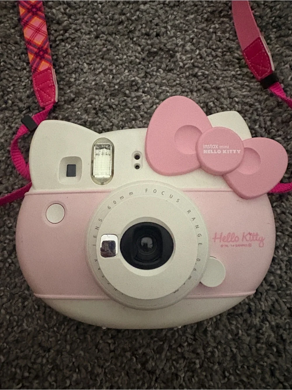 Fujifilm Instax Mini Hello Kitty Camera in Pink and White